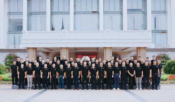 178体育直播集团电子新材料行业会议在广东东莞总部成功召开